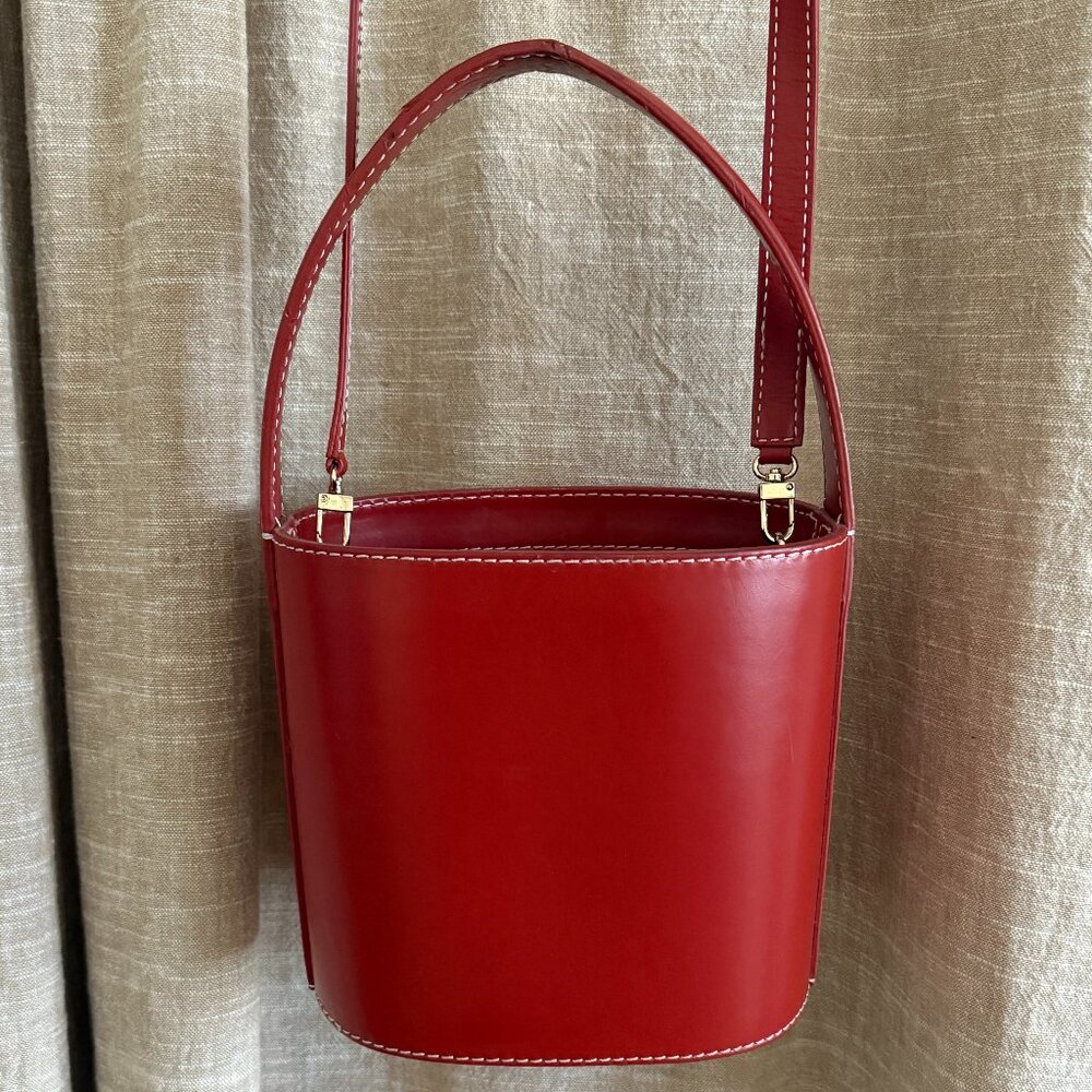 Staud Bissett Leather Bucket Bag In Cognac